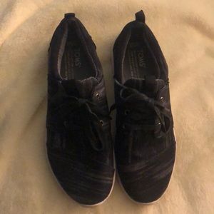 Toms grey/black sneaker women’s size 5.5